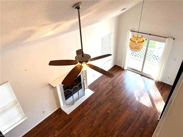 712 Inlet Quay Apt F, Chesapeake, VA 23320