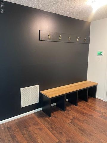 712 Inlet Quay Apt F, Chesapeake, VA 23320