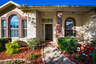 2732 Excalibur Drive, Grand Prairie, TX 75052
