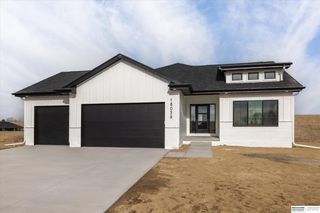 21725 Parkview Drive, Gretna, NE 68028