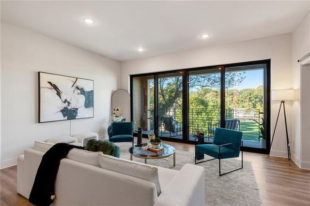 112 Rogers NE Street 207, Atlanta, GA 30317