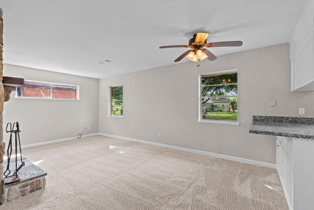 2013 17th Avenue N, Texas City, TX 77590