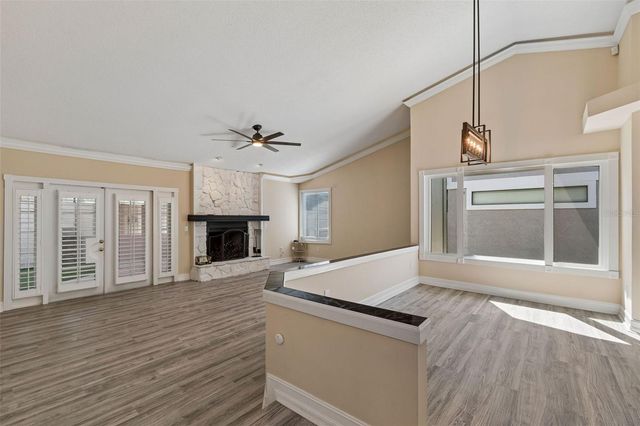 14675 VILLAGE GLEN CIRCLE, Tampa, FL 33618