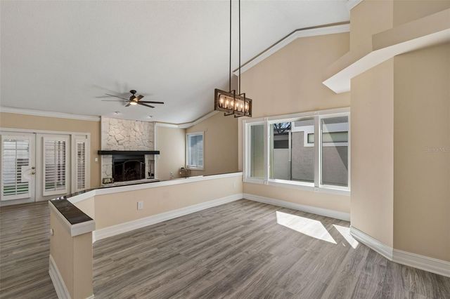 14675 VILLAGE GLEN CIRCLE, Tampa, FL 33618