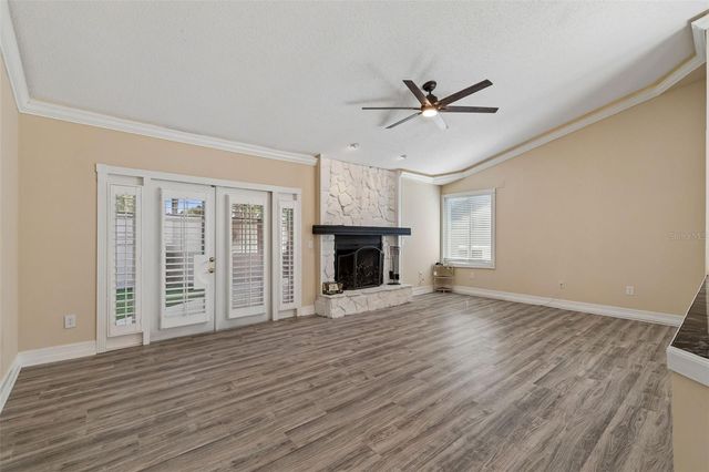 14675 VILLAGE GLEN CIRCLE, Tampa, FL 33618