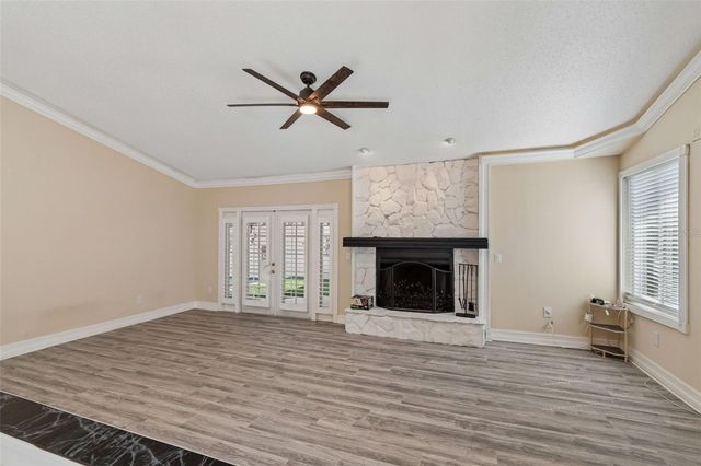 14675 VILLAGE GLEN CIRCLE, Tampa, FL 33618