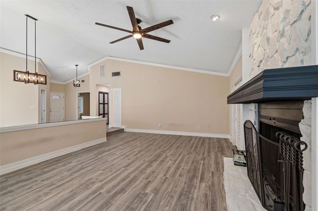 14675 VILLAGE GLEN CIRCLE, Tampa, FL 33618