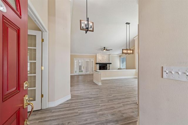 14675 VILLAGE GLEN CIRCLE, Tampa, FL 33618