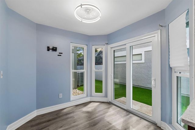 14675 VILLAGE GLEN CIRCLE, Tampa, FL 33618