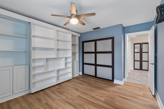 14675 VILLAGE GLEN CIRCLE, Tampa, FL 33618