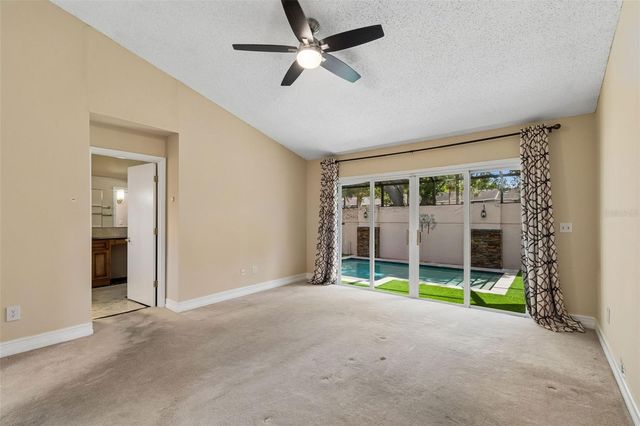 14675 VILLAGE GLEN CIRCLE, Tampa, FL 33618