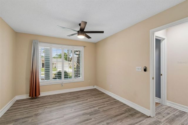 14675 VILLAGE GLEN CIRCLE, Tampa, FL 33618