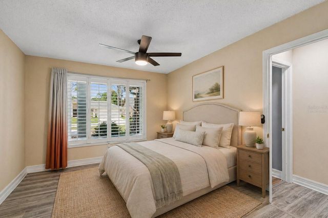 14675 VILLAGE GLEN CIRCLE, Tampa, FL 33618