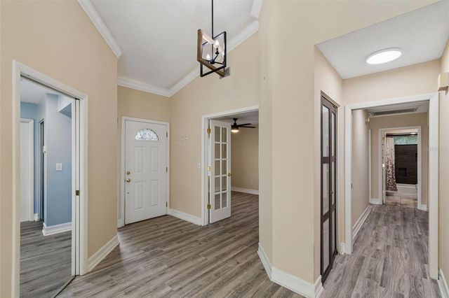 14675 VILLAGE GLEN CIRCLE, Tampa, FL 33618