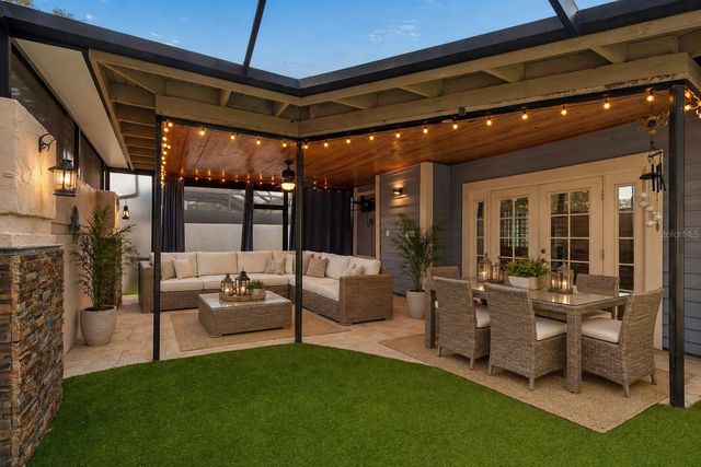 14675 VILLAGE GLEN CIRCLE, Tampa, FL 33618