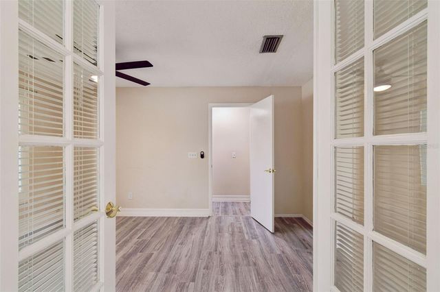 14675 VILLAGE GLEN CIRCLE, Tampa, FL 33618