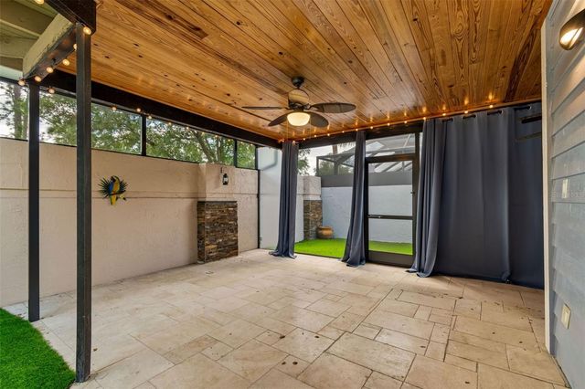 14675 VILLAGE GLEN CIRCLE, Tampa, FL 33618