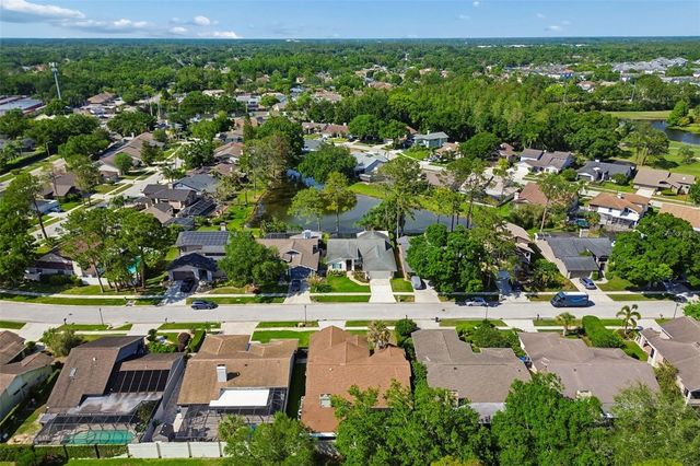 14675 VILLAGE GLEN CIRCLE, Tampa, FL 33618