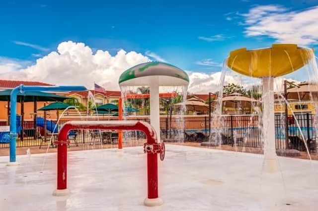 14675 VILLAGE GLEN CIRCLE, Tampa, FL 33618