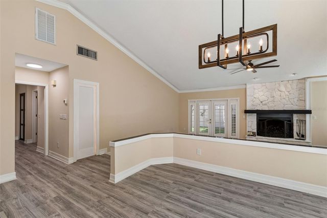 14675 VILLAGE GLEN CIRCLE, Tampa, FL 33618