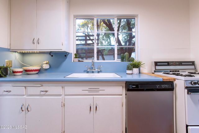 2650 E 19th Street, Tucson, AZ 85716