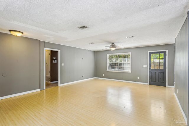 8455 Lofton Dr, Pensacola, FL 32514