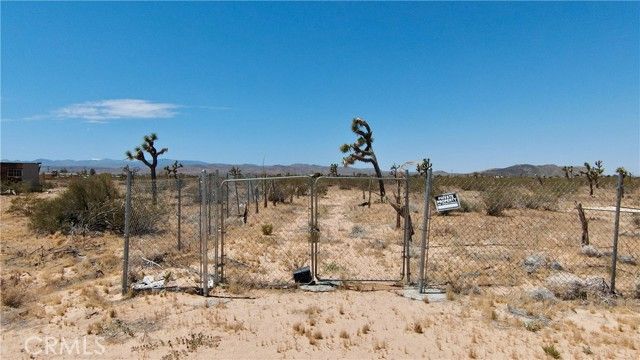 1903 Osgood Avenue, Landers, CA 92285