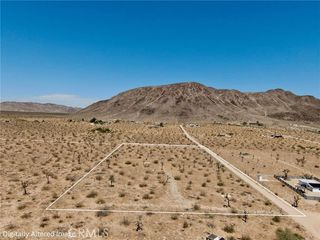 1903 Osgood Avenue, Landers, CA 92285
