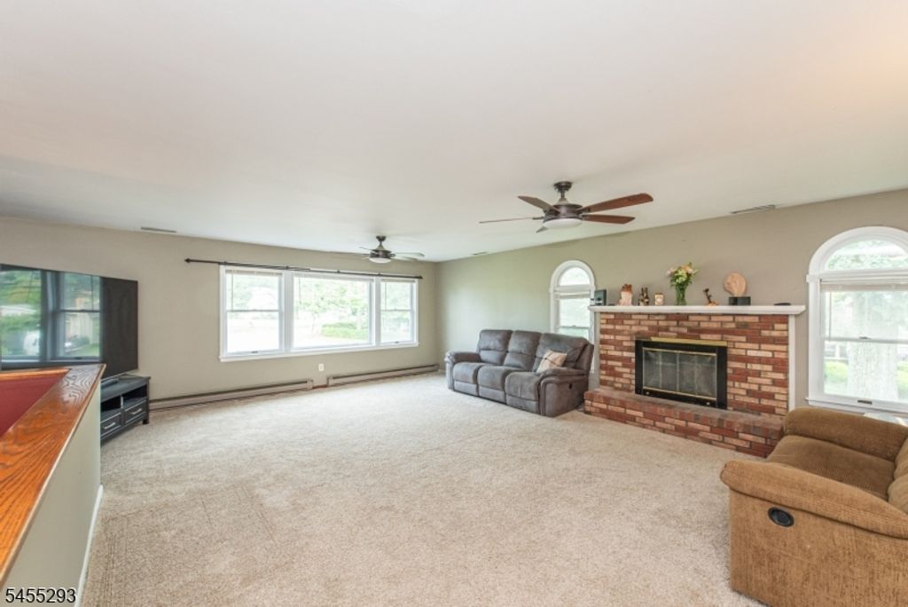 1 James Dr, Mount Arlington Boro, NJ 07856 — photo 3