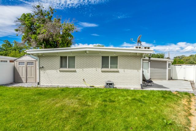 48 W MOON RIDGE DR, Murray, UT 84107