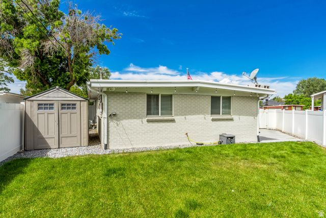 48 W MOON RIDGE DR, Murray, UT 84107