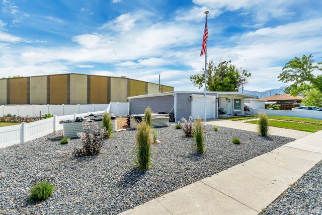 48 W MOON RIDGE DR, Murray, UT 84107