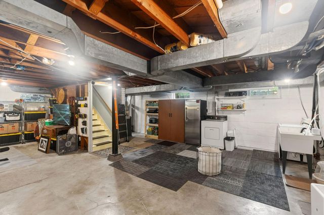3915 Regent Avenue N, Robbinsdale, MN 55422