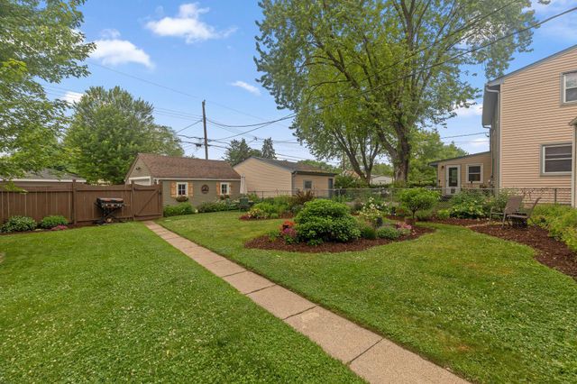 3915 Regent Avenue N, Robbinsdale, MN 55422