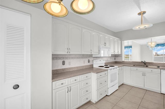 7932 SAILBOAT KEY BOULEVARD S 402, South Pasadena, FL 33707