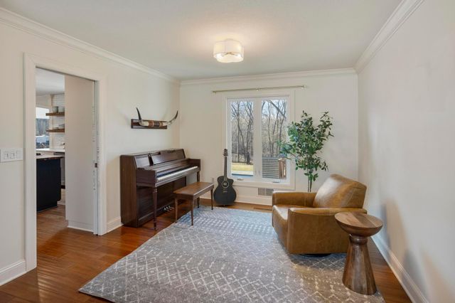 51 Choctaw Circle, Chanhassen, MN 55317