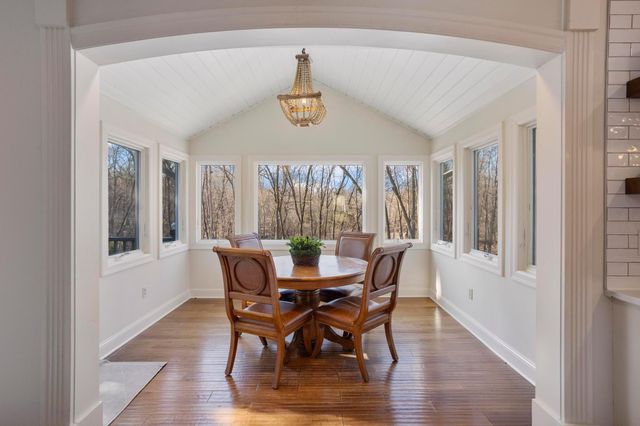 51 Choctaw Circle, Chanhassen, MN 55317