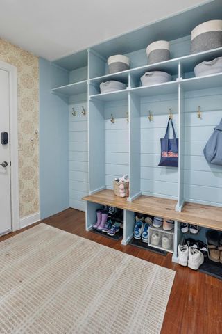 51 Choctaw Circle, Chanhassen, MN 55317