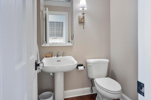 51 Choctaw Circle, Chanhassen, MN 55317