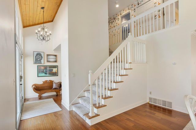 51 Choctaw Circle, Chanhassen, MN 55317