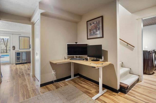 51 Choctaw Circle, Chanhassen, MN 55317