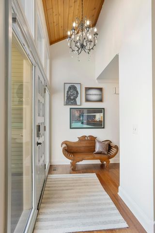 51 Choctaw Circle, Chanhassen, MN 55317