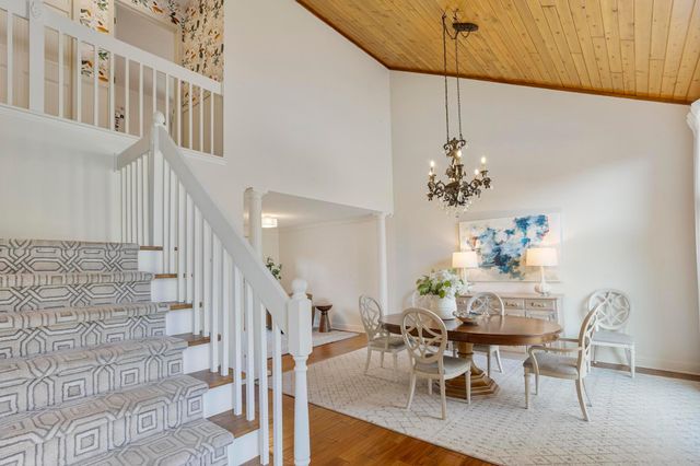 51 Choctaw Circle, Chanhassen, MN 55317