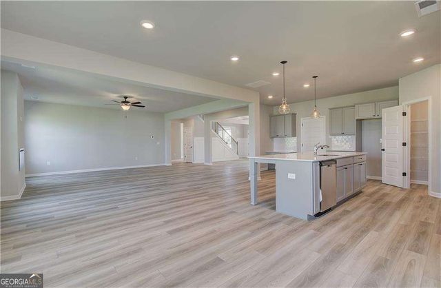 733 Dunlake Way, Locust Grove, GA 30248
