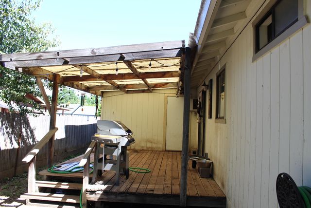 64 Pacific Avenue, Redway, CA 95560