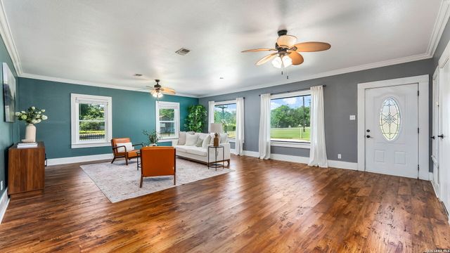 11535 CASTRO AVE, Lacoste, TX 78039