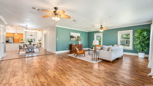11535 CASTRO AVE, Lacoste, TX 78039