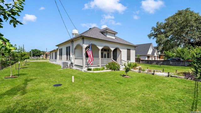 11535 CASTRO AVE, Lacoste, TX 78039