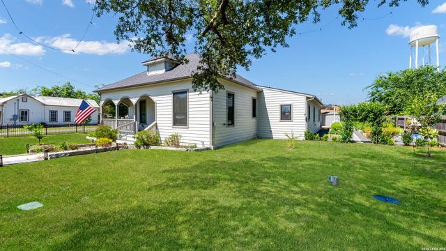 11535 CASTRO AVE, Lacoste, TX 78039