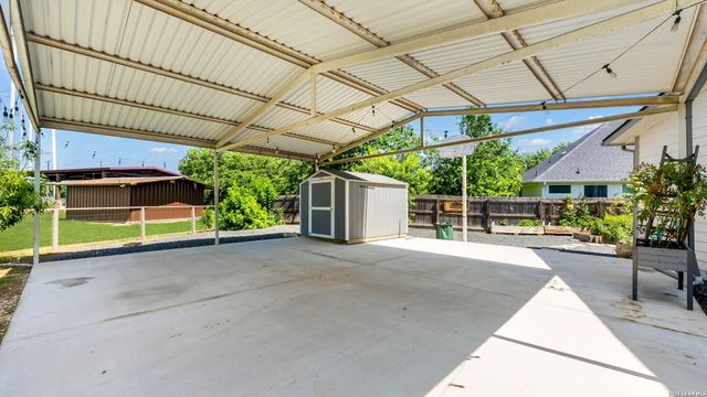 11535 CASTRO AVE, Lacoste, TX 78039